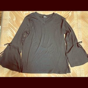 Black bell sleeve top with bows!